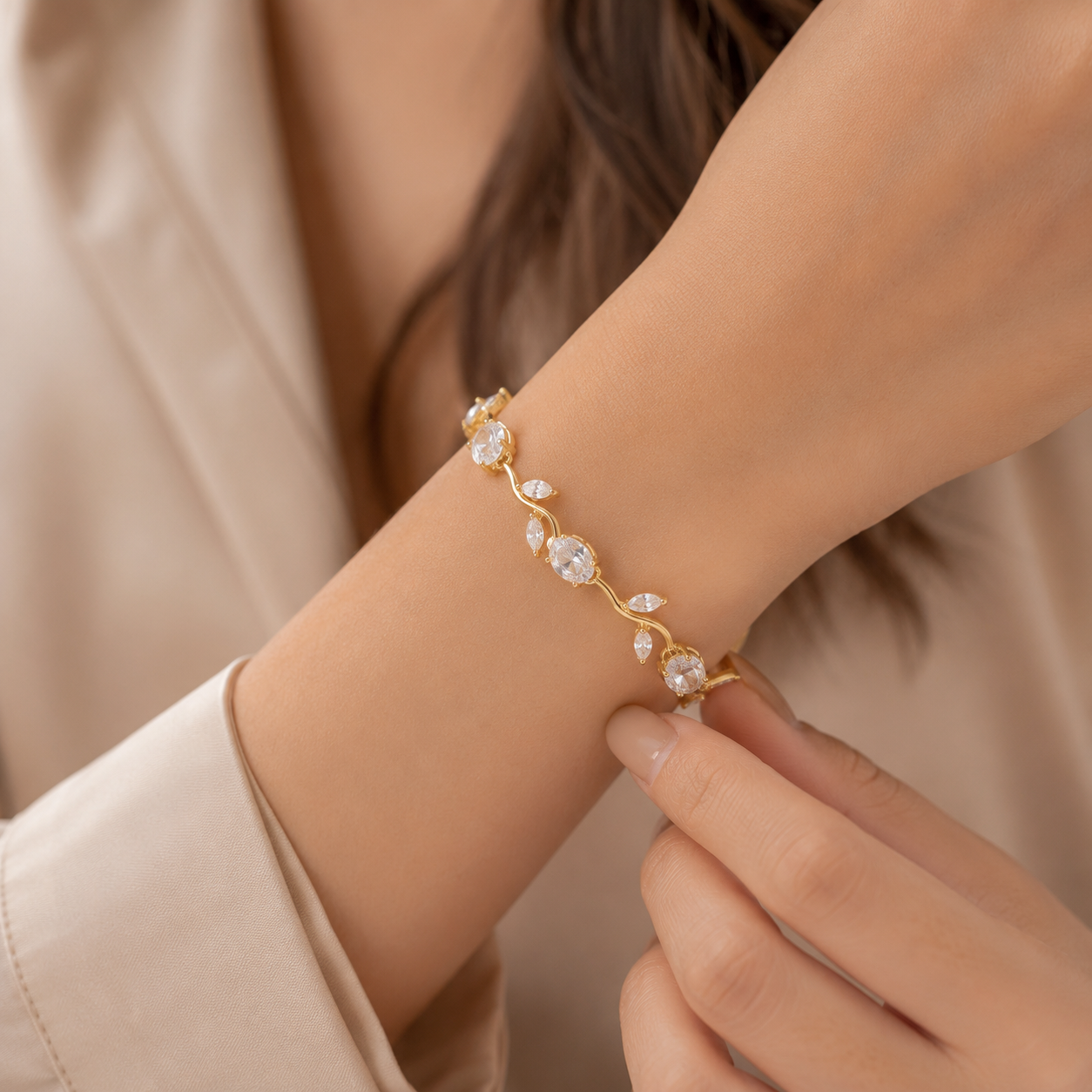 Golden Crystal Tulip Bracelet for Women – Elegant Floral Charm Bracelet for Women